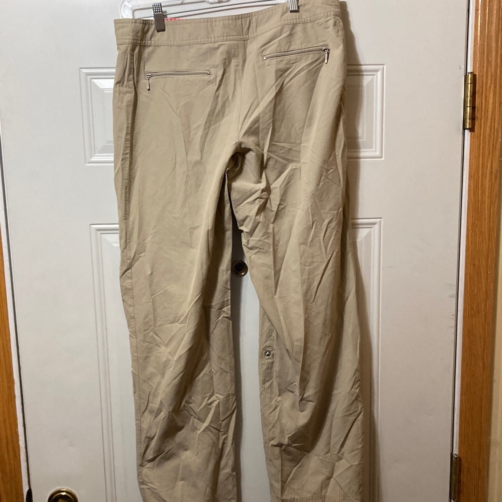 Danskin‎ Convertible Tan Pants L